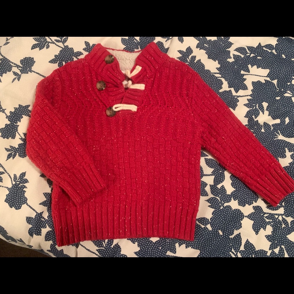 Size 2T Xmas sweater in great condition